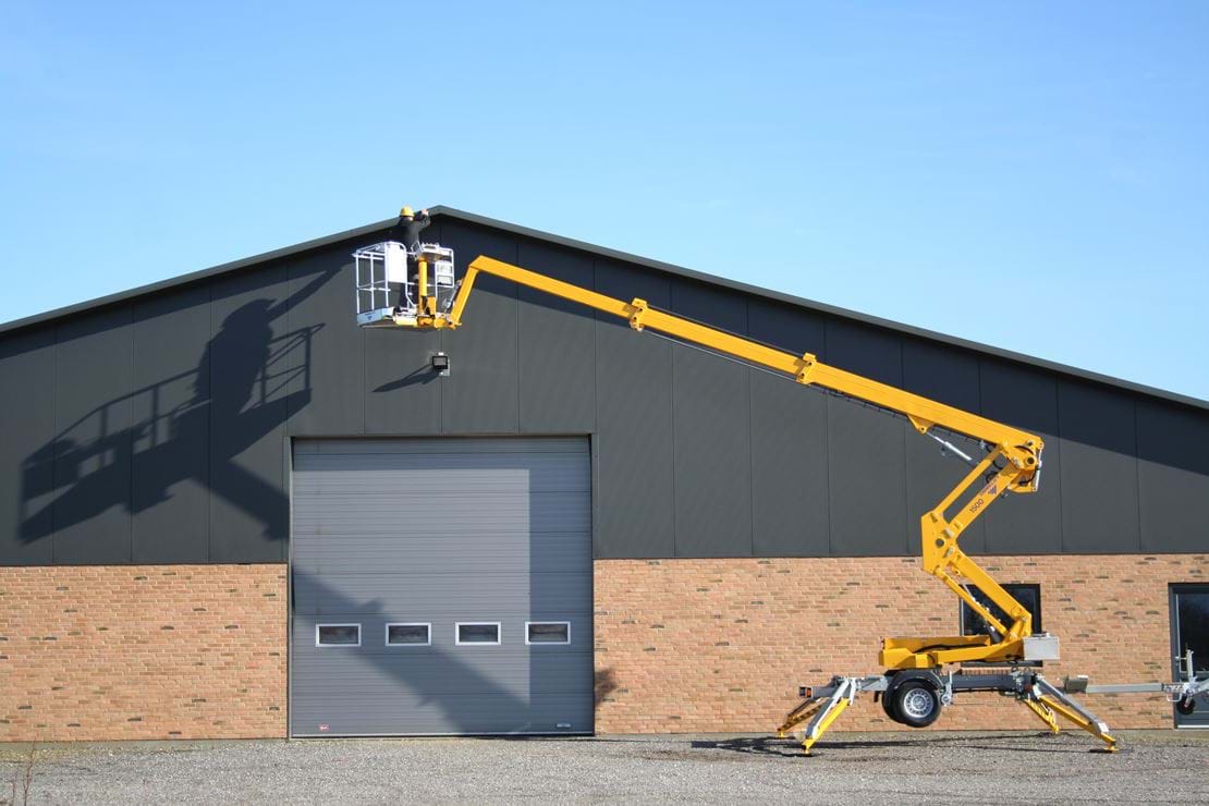 1. New 1500 EX Trailer Mouted Lift OMMELIFT 1500EX