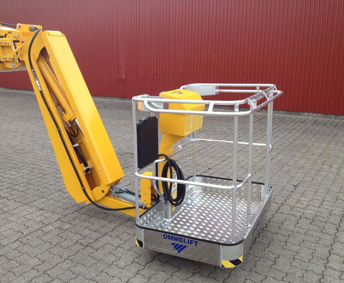 High pressure hose to basket .jpg